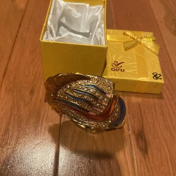 NWT Elegant Gold and Blue Fish jewelry box - Picture 4 of 4